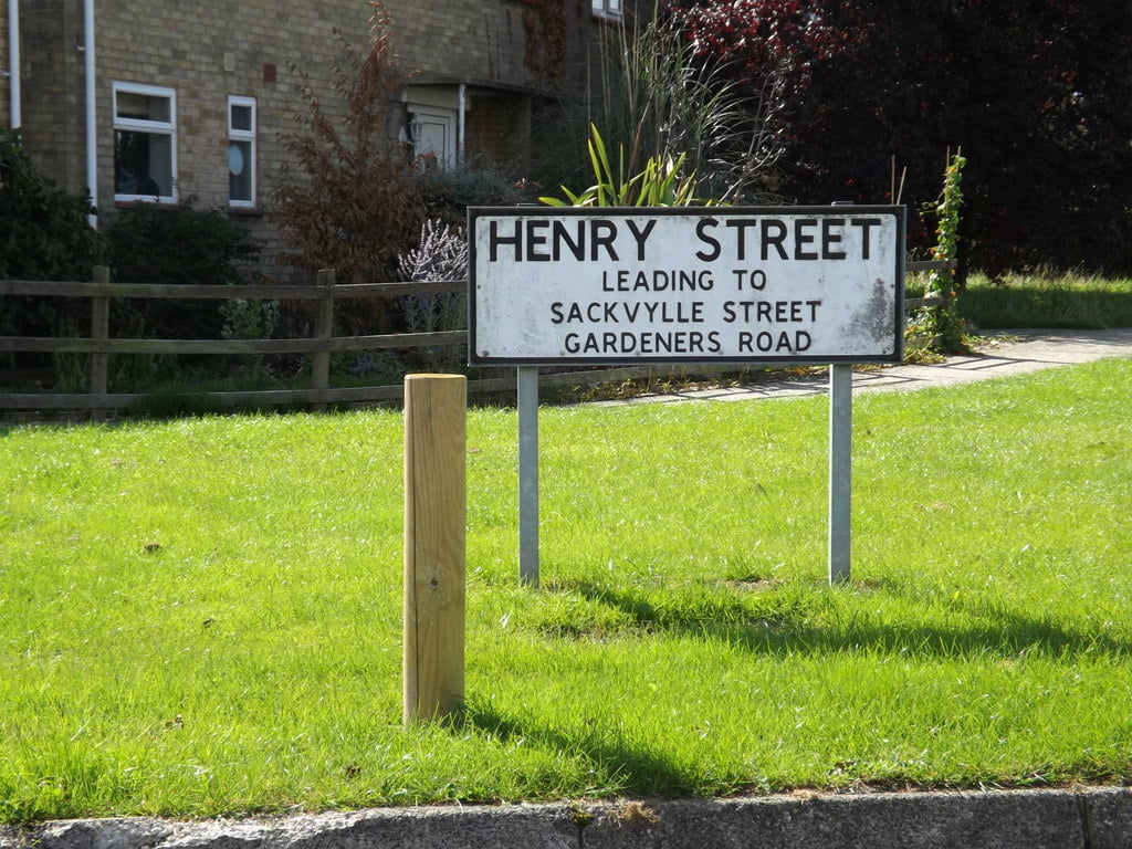sign on henry street